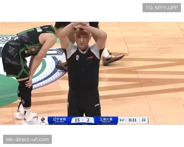 了解快攻犯规判定:裁判如何识别吹罚 了解快攻犯规判定:裁判如何识别吹罚